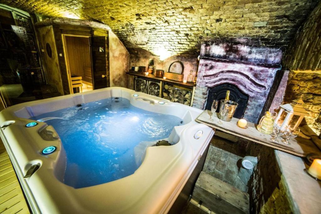 Dwor Boratyn Bed & Breakfast Dış mekan fotoğraf